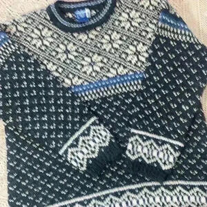 Venezia Jeans Clothing Company sweater